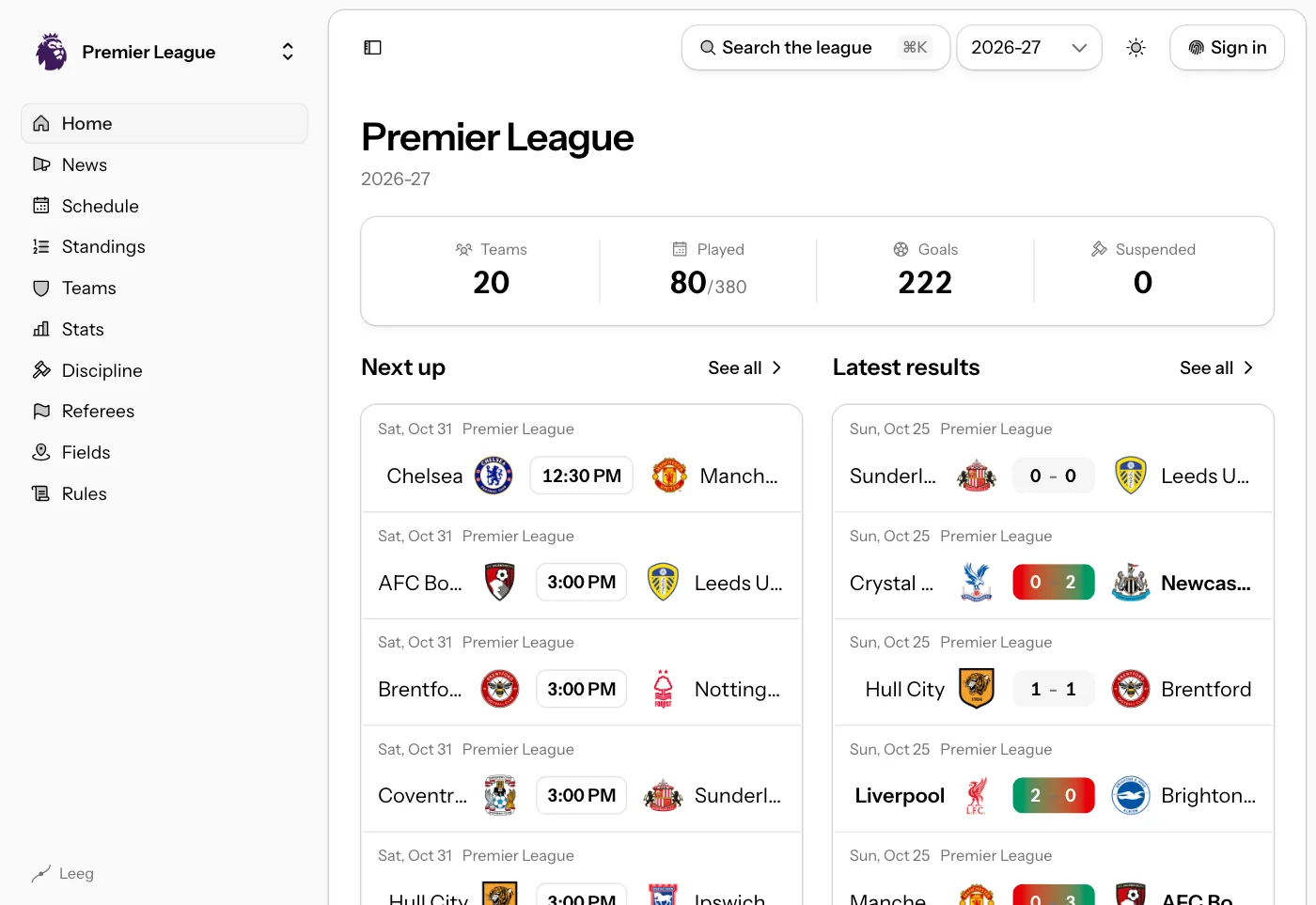 The Premier League home page in Leeg on a desktop: next fixtures and the latest results with club crests.